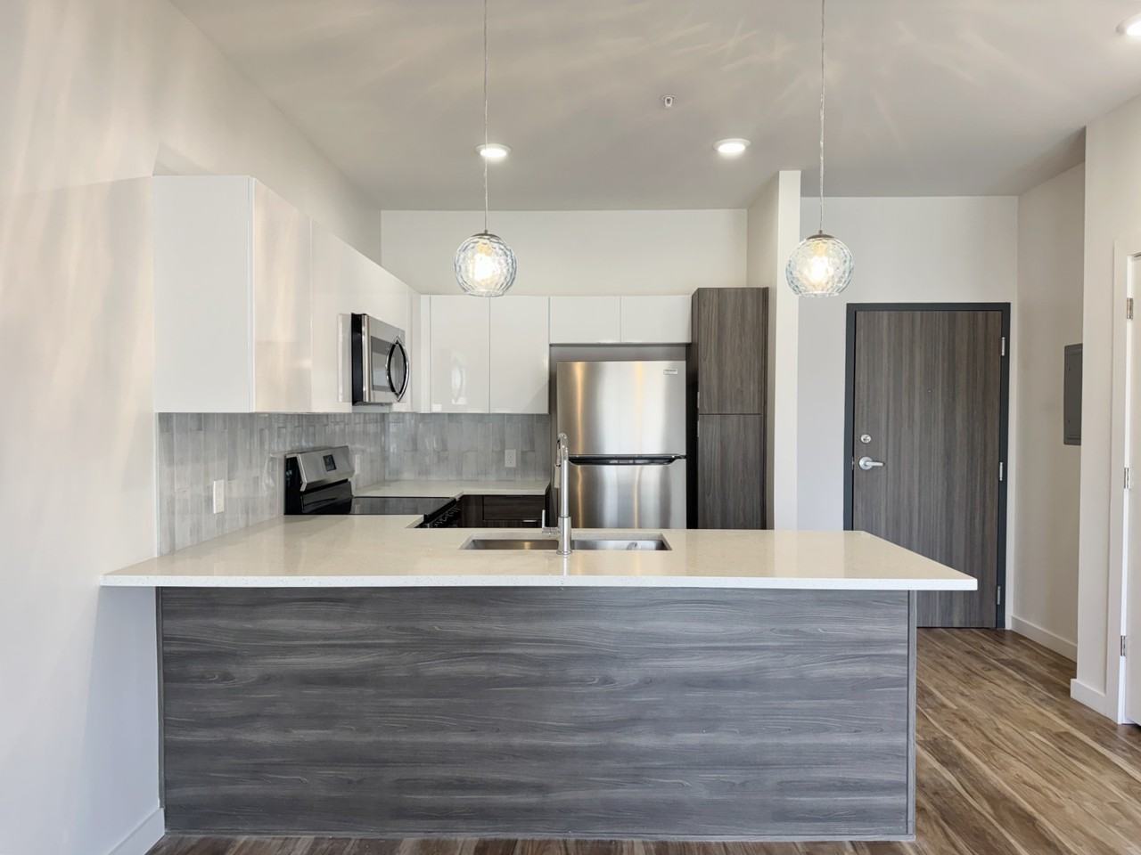 1641 Midtown Pl #1641-164 - Photo 2 of 13