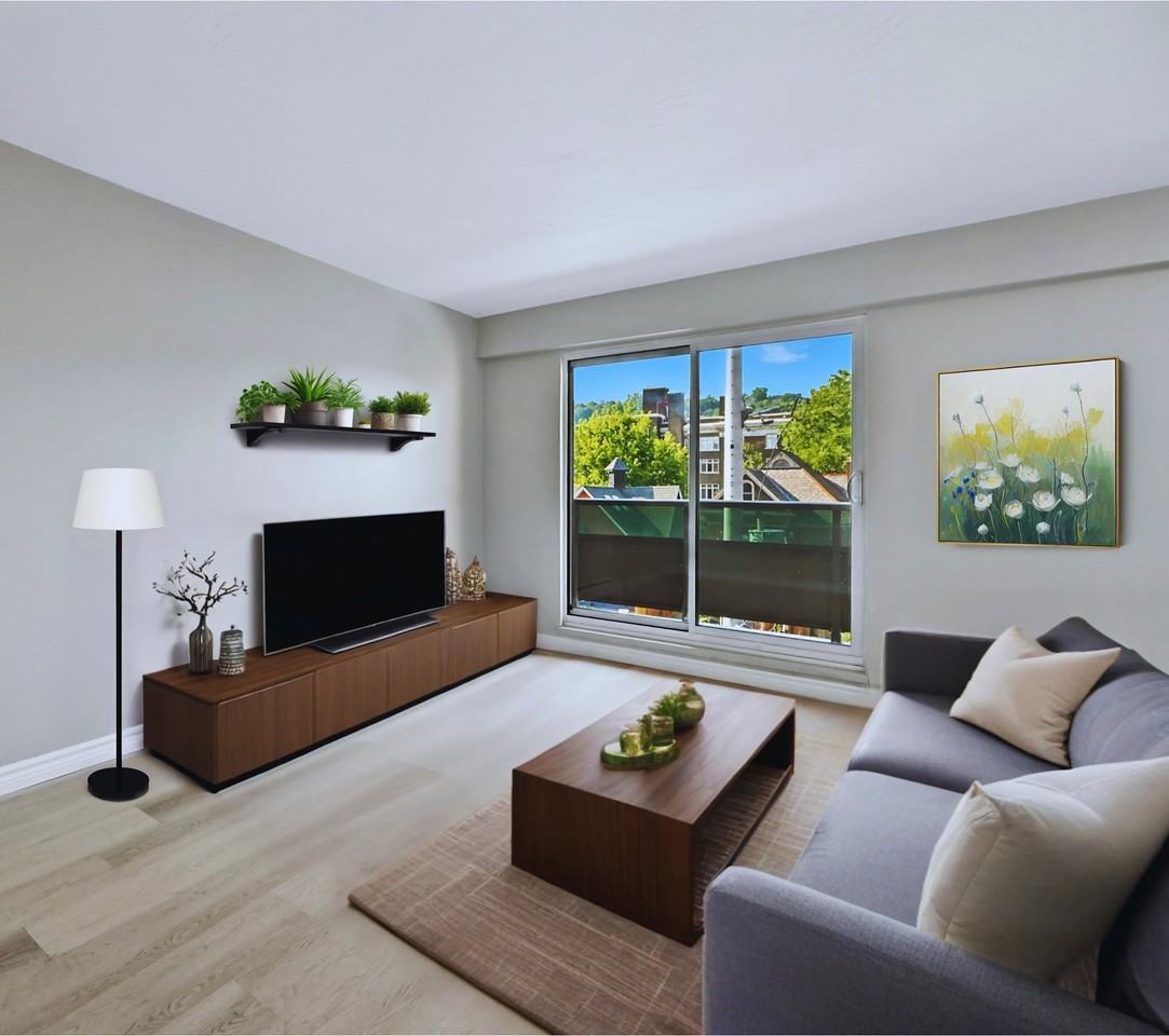 116 Charlton Avenue West #305 - Photo 3 of 6