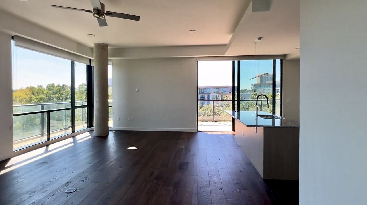 5605 Village Glen Dr #4401 - Photo 5 of 19