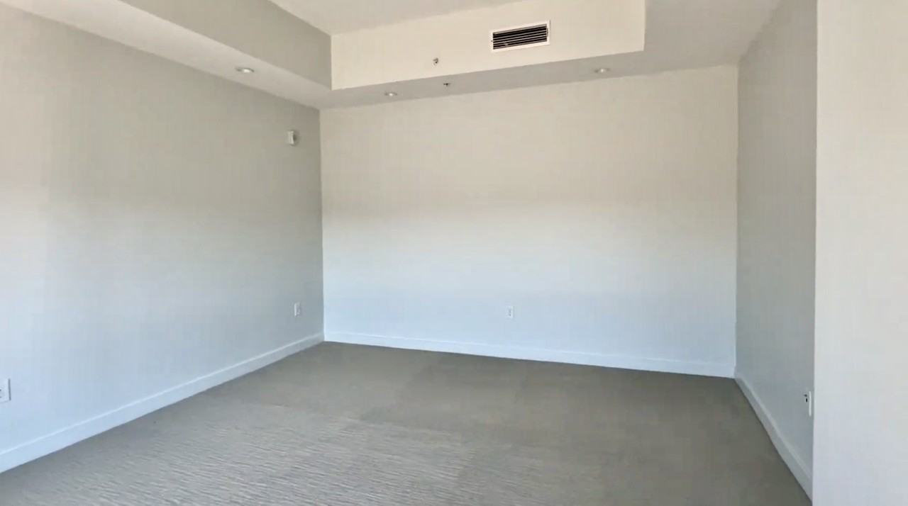 5605 Village Glen Dr #4401 - Photo 6 of 19