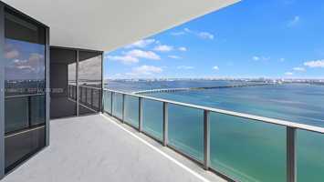 featured image of 700 Ne 24th St #4206