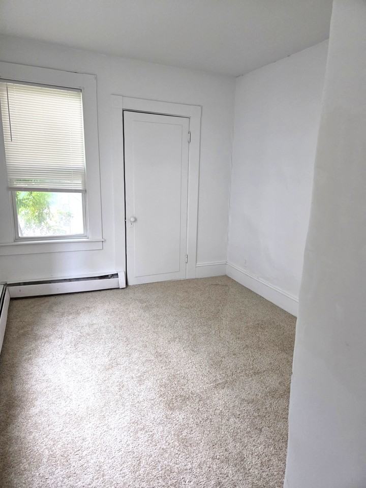 37 Belknap St #2 - Photo 7 of 10