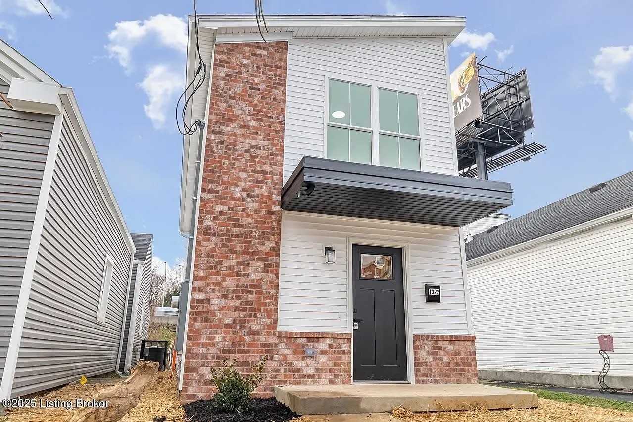 1322 S Preston St #NA - Photo 3 of 7