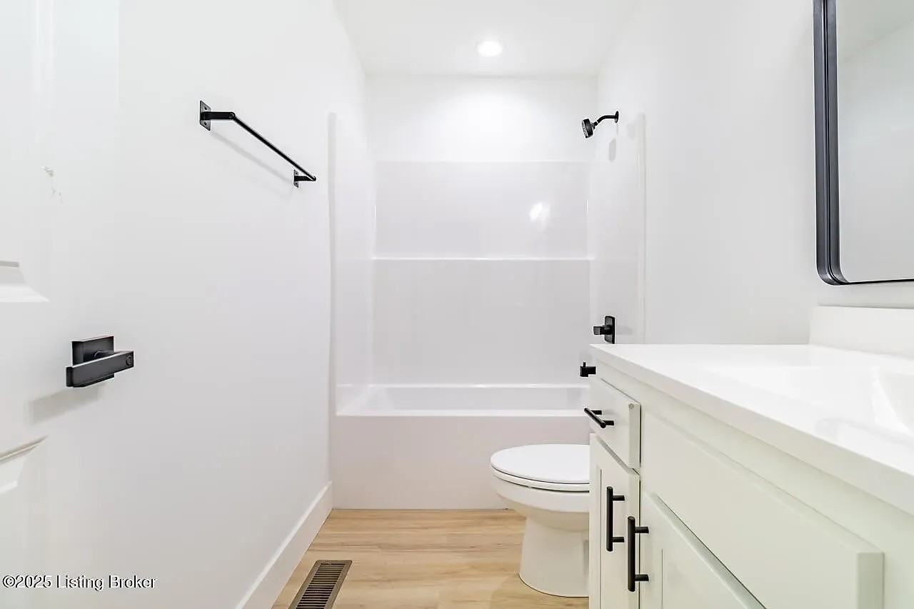 1322 S Preston St #NA - Photo 6 of 7