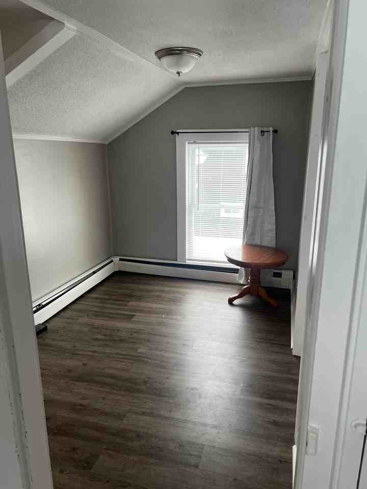 420 William St - Photo 2 of 10