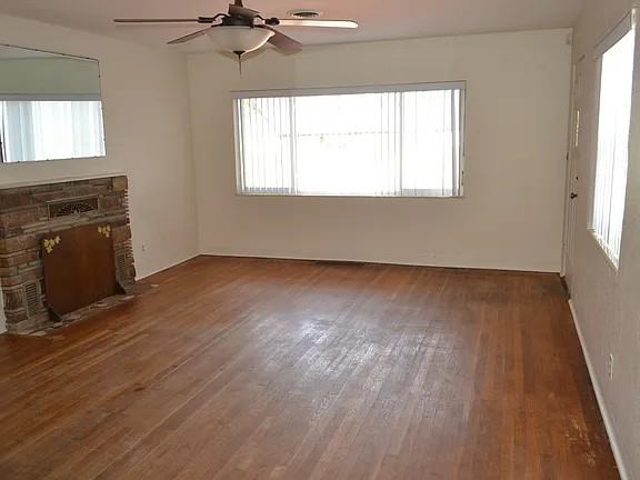 436 Nautilus Ave #NA - Photo 5 of 6