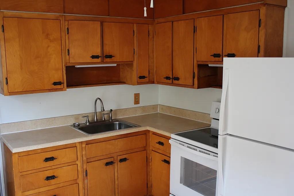 436 Nautilus Ave #NA - Photo 6 of 6