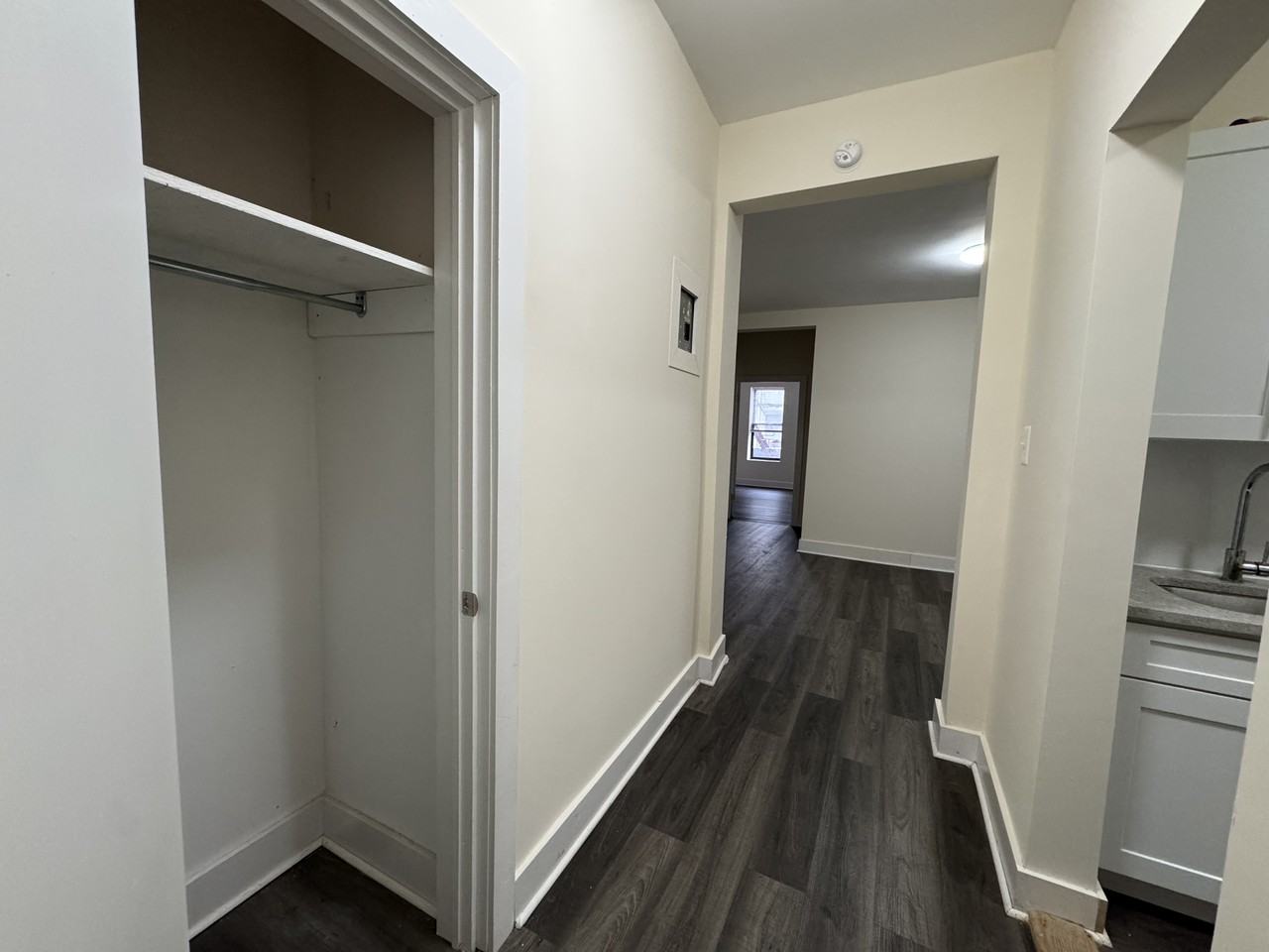 1020 45th St #1A - Photo 2 of 10