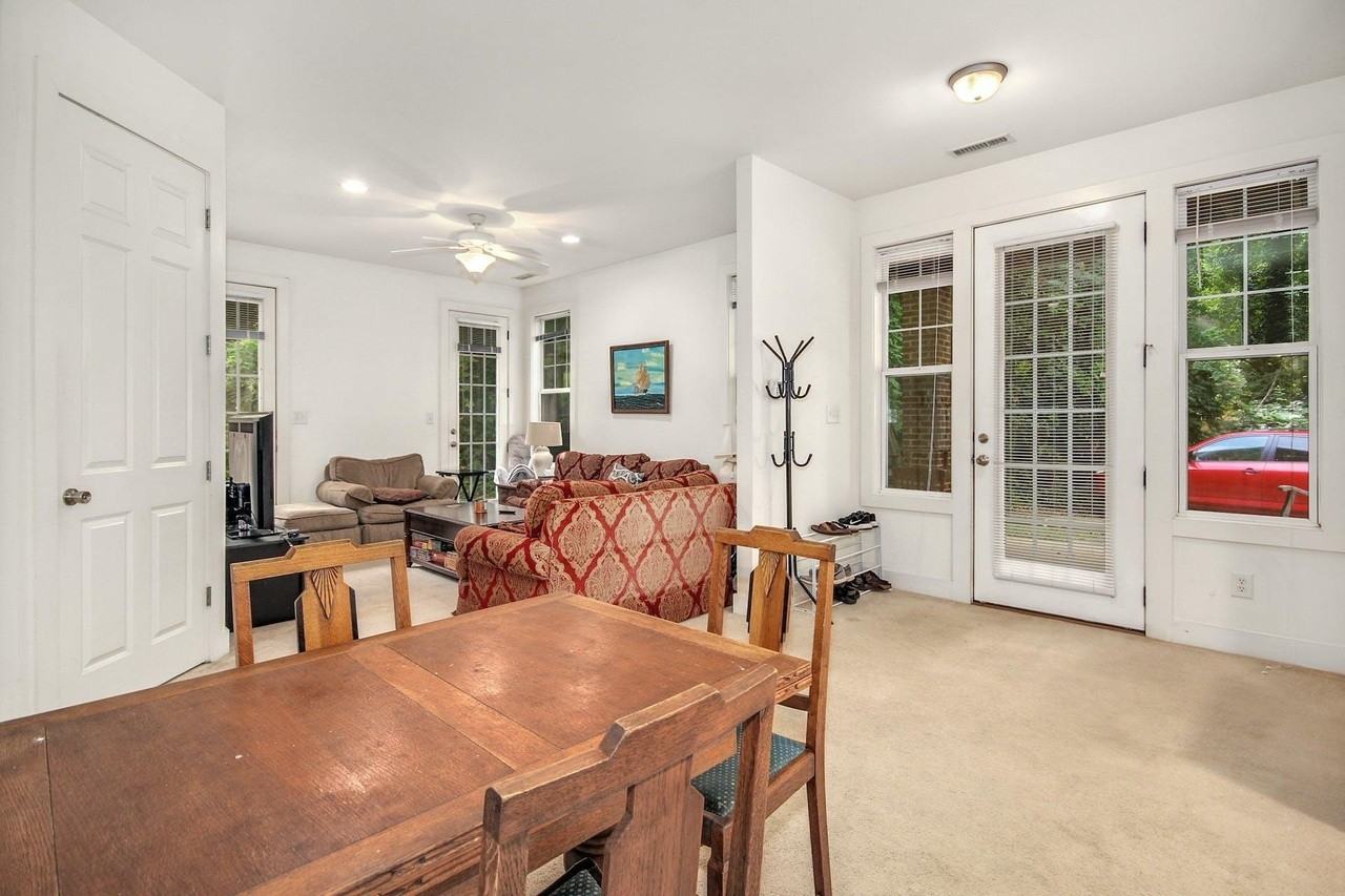 511 Coolidge St #511 - Photo 3 of 8