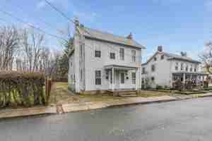 featured image of 72 Taylor St #72