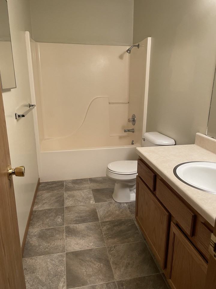 1411 Hennessey St #18 - Photo 4 of 8