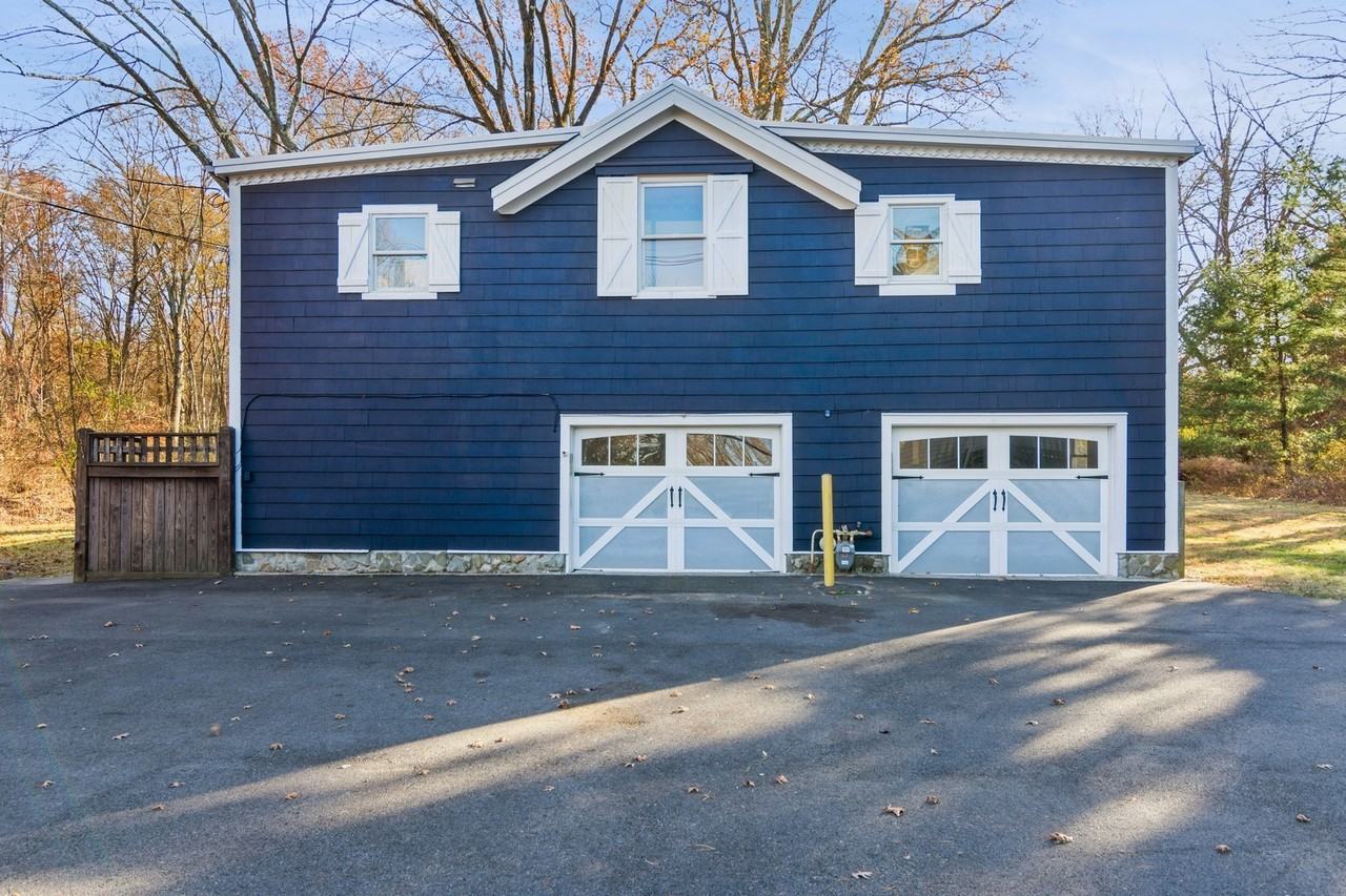 1387 Valley Rd #BARN - Photo 2 of 35