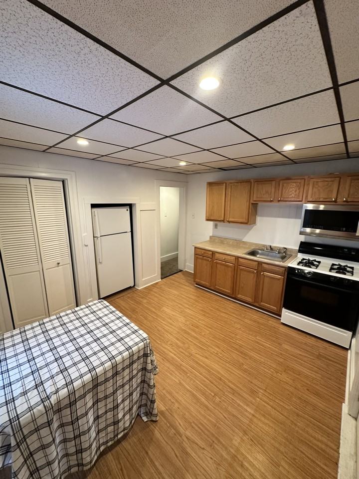 573 Main St #2 - Photo 5 of 7