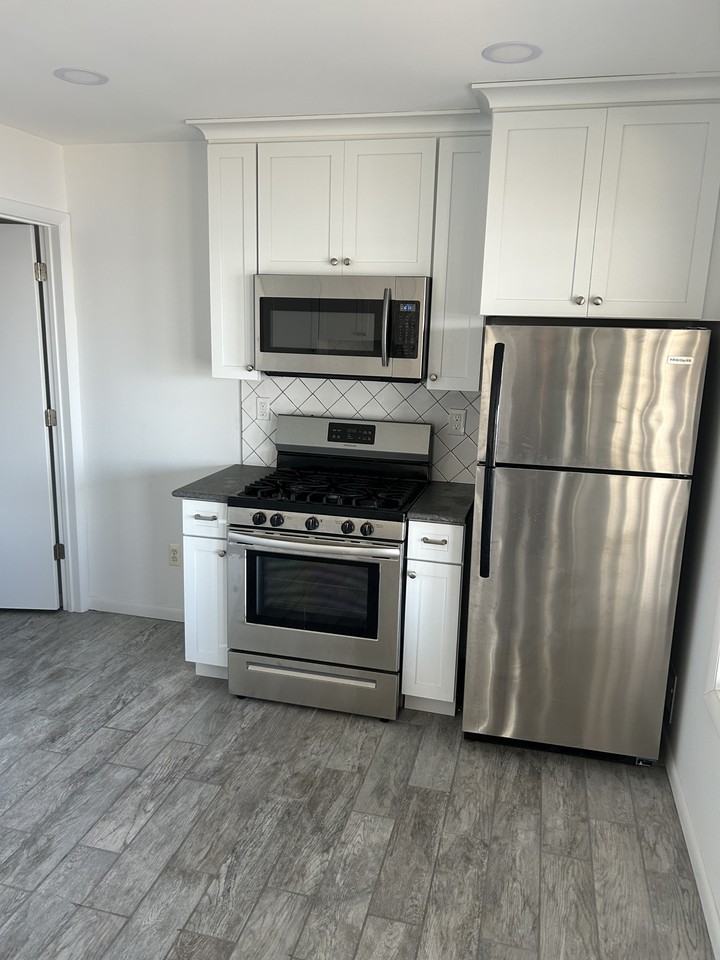 46 S Bay Ave #NA - Photo 4 of 12