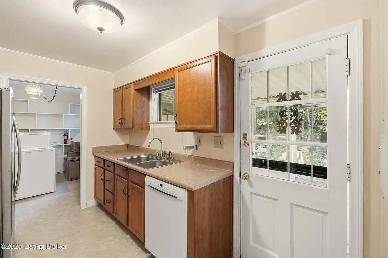 415 N Hite Ave #NA - Photo 3 of 20