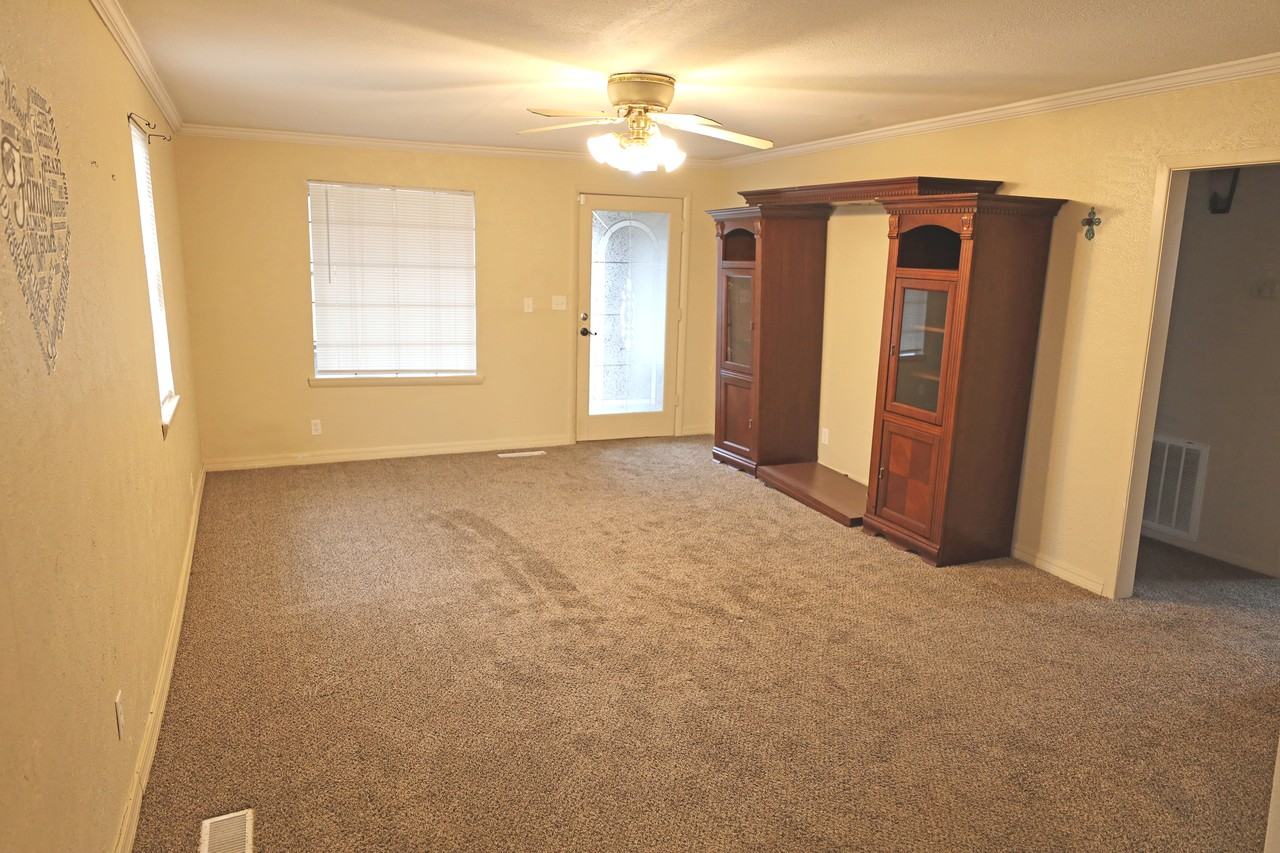 718 E Madison Ave #1 - Photo 2 of 14