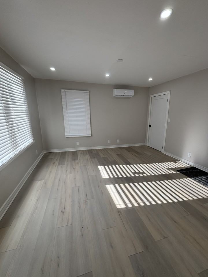 107 Brock St N #1MAIN - Photo 3 of 6