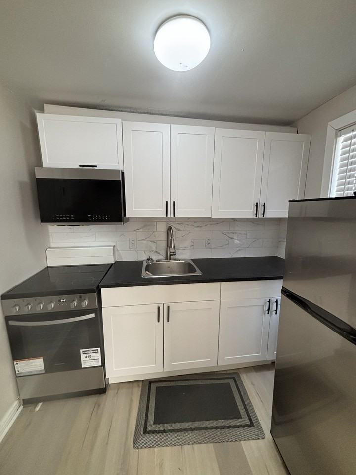 107 Brock St N #1MAIN - Photo 5 of 6