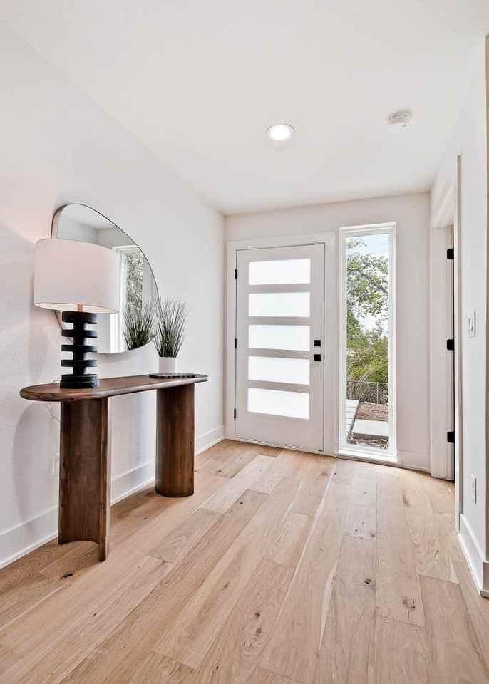 212 Nw 9th St #1 - Photo 2 of 28