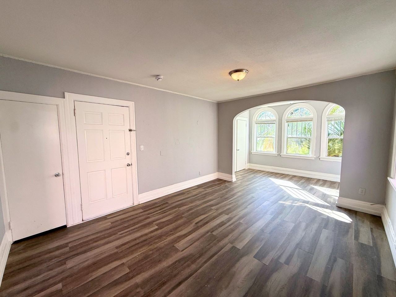 1637 Tyler St #4 - Photo 3 of 28