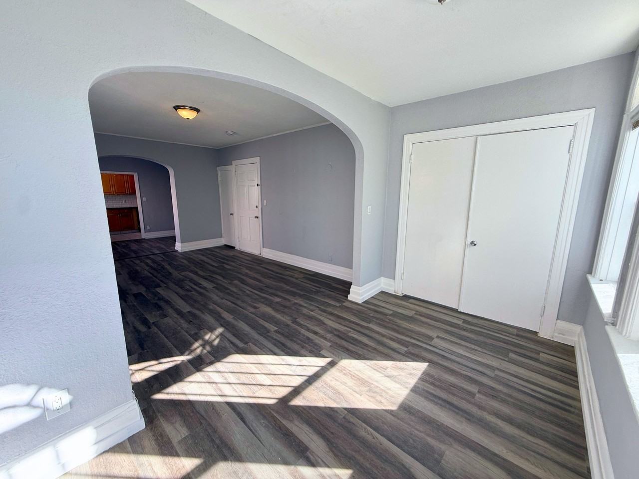 1637 Tyler St #4 - Photo 6 of 28