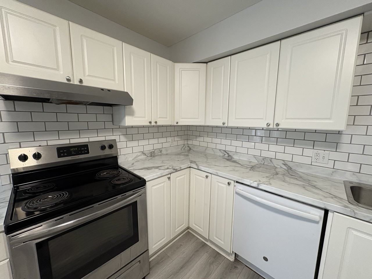 70 Glasier Rd #6 - Photo 3 of 16