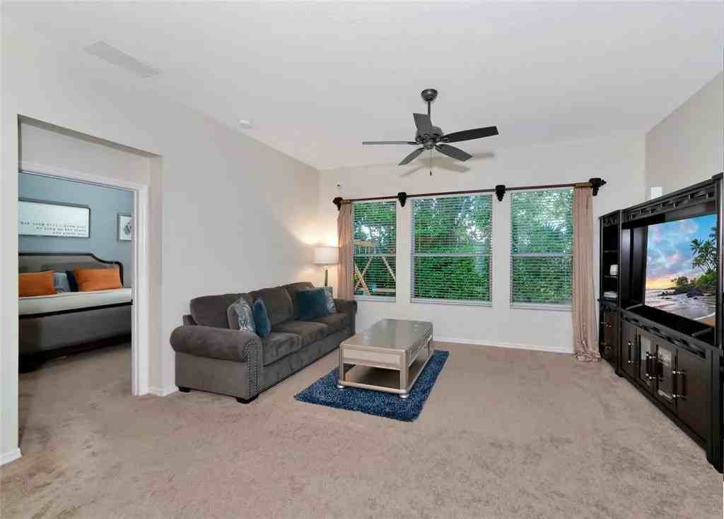 412 36th St Ne #NA - Photo 4 of 20