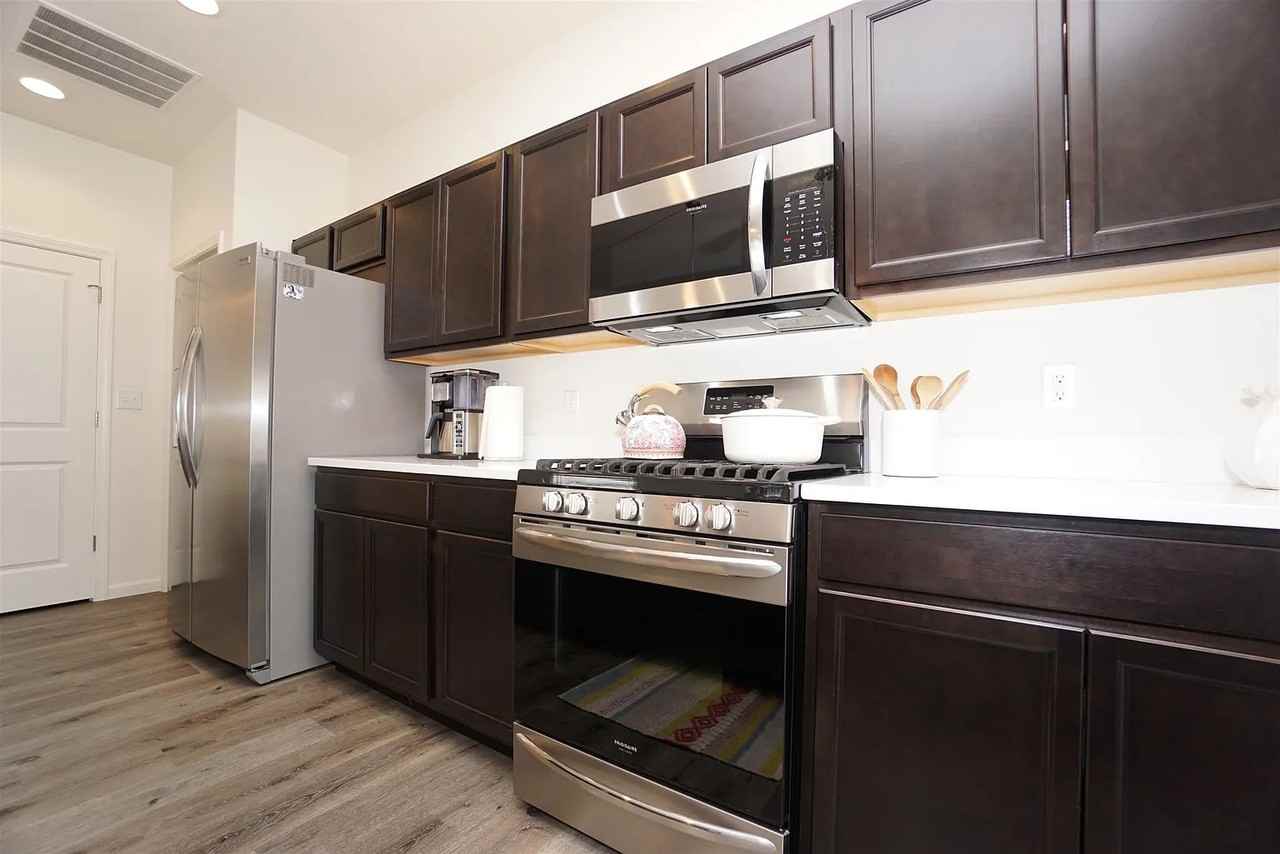 2922 Poinciana Dr #NA - Photo 4 of 30