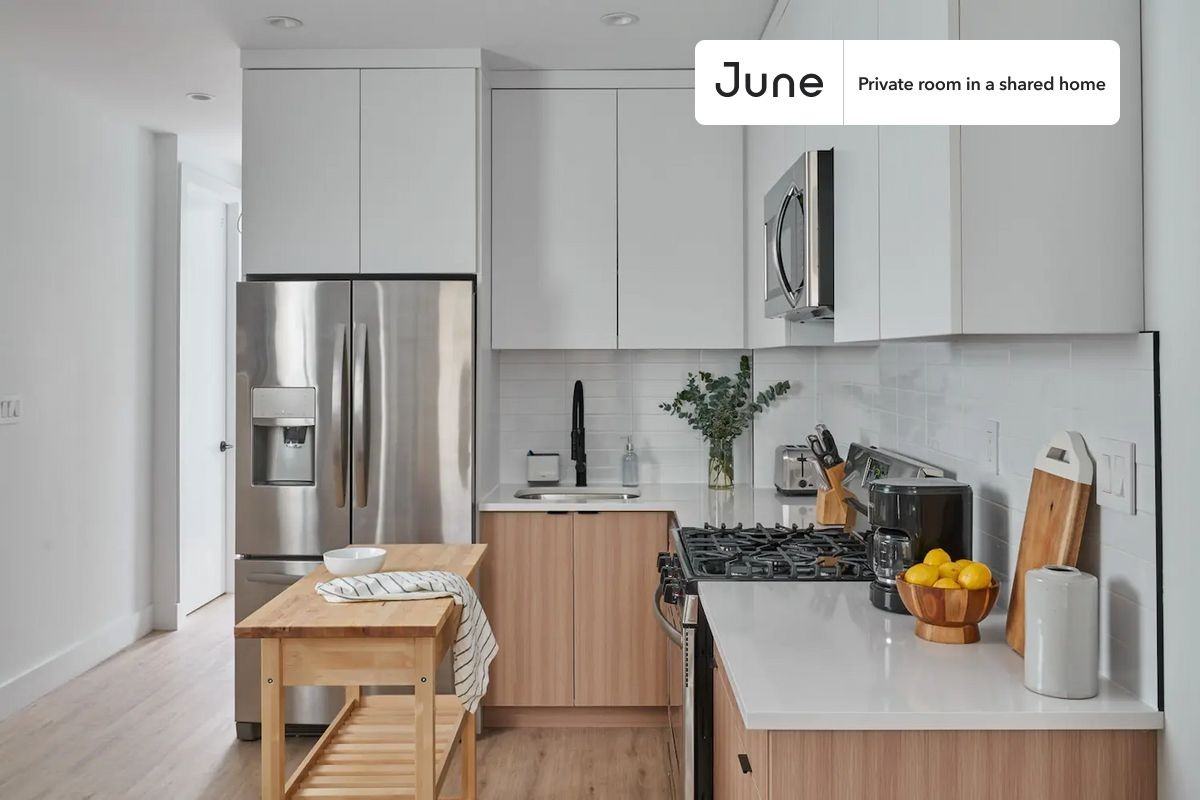 913 Saint Marks Ave #2 - Photo 3 of 6