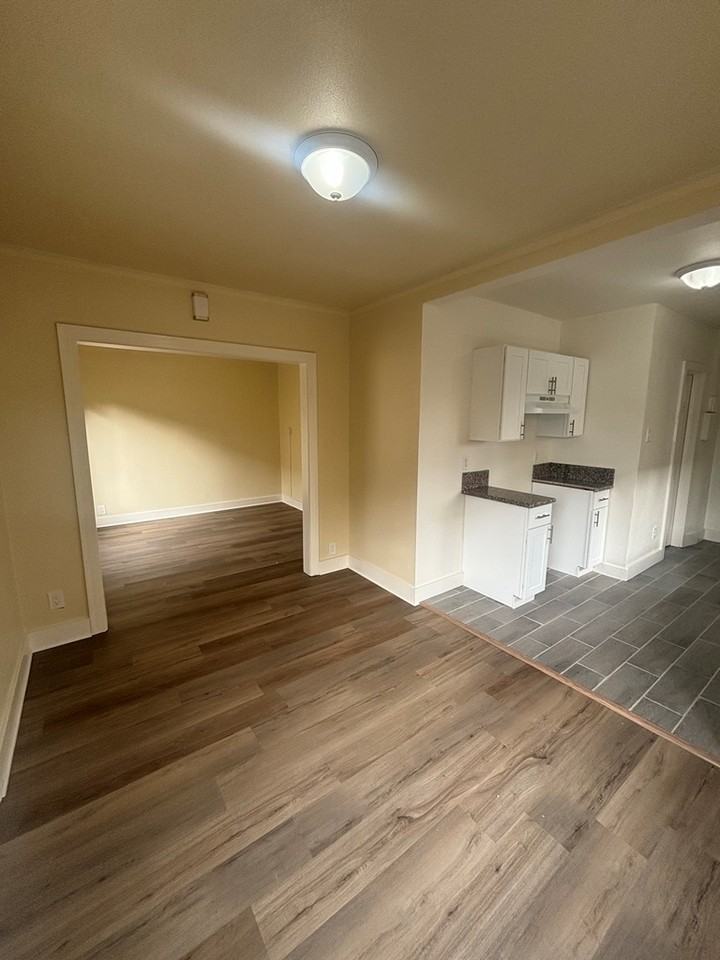 317 East 61st Street - Photo 4 of 7