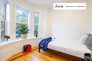 featured image of 355 Tompkins Ave #3