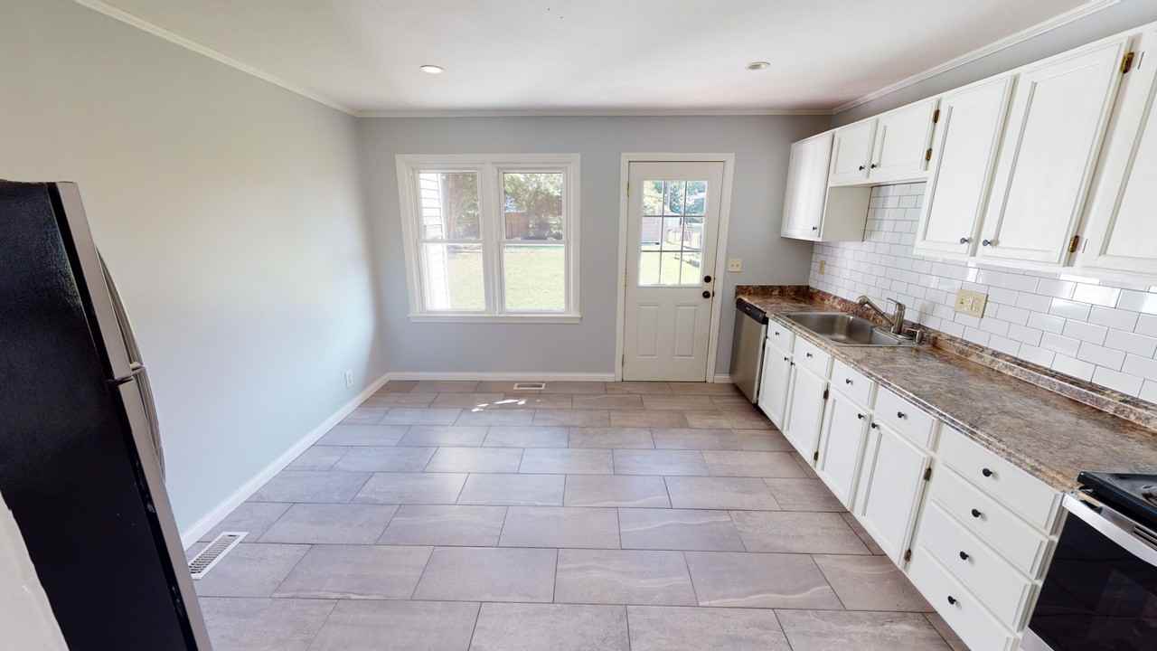 3815 W 42nd St #1 - Photo 4 of 11