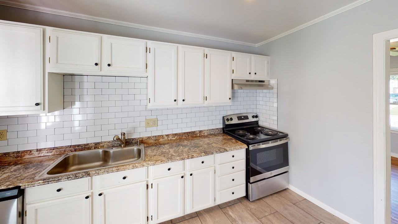 3815 W 42nd St #1 - Photo 5 of 11