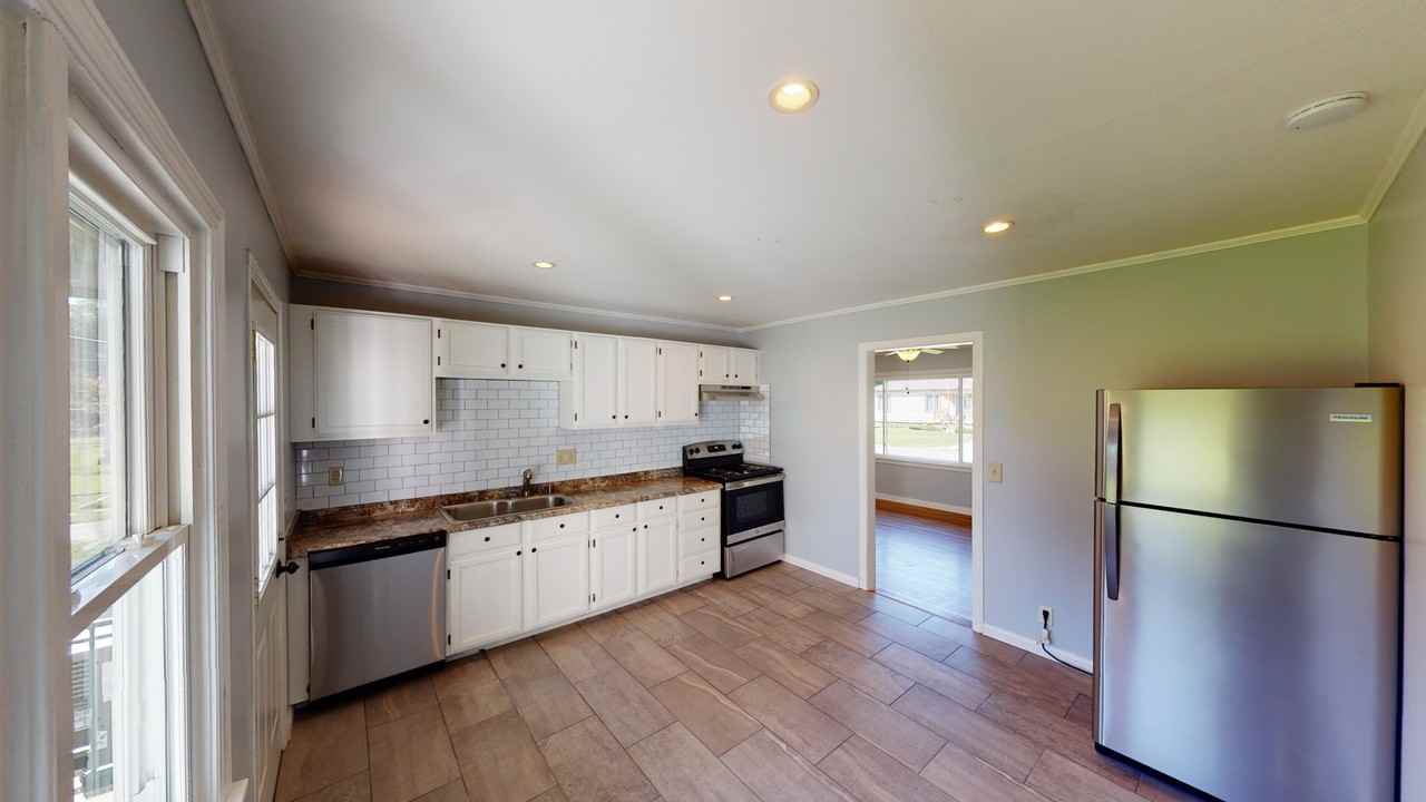 3815 W 42nd St #1 - Photo 6 of 11