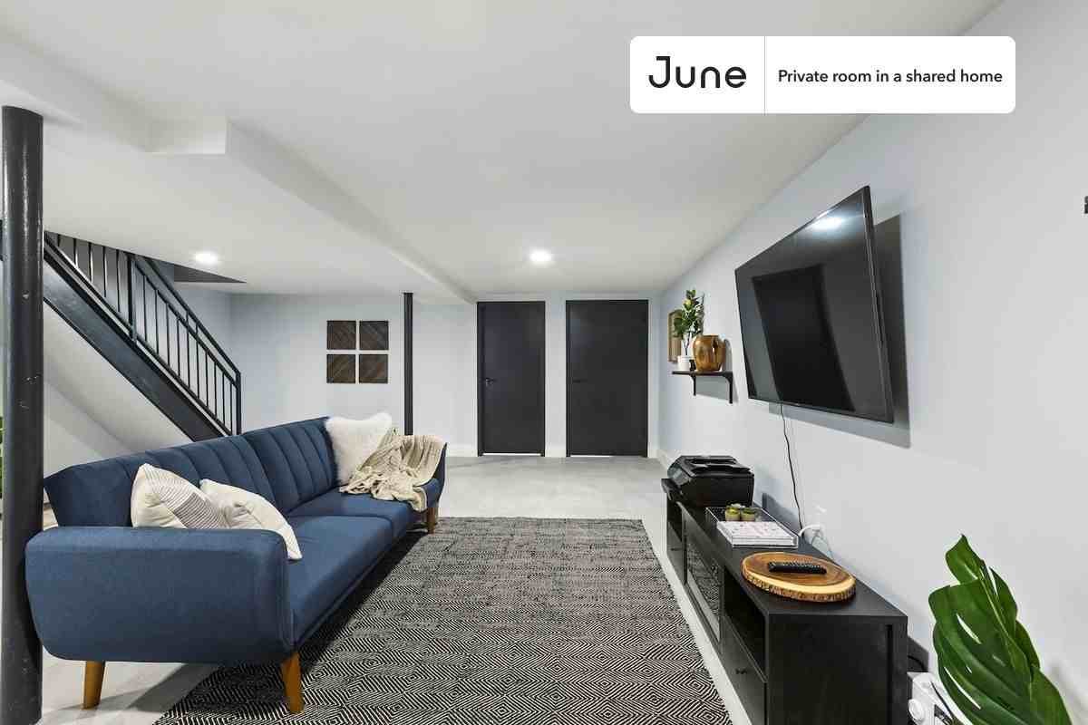 1389 Flatbush Ave, Brooklyn, NY, 11210 #3 - Photo 4 of 8