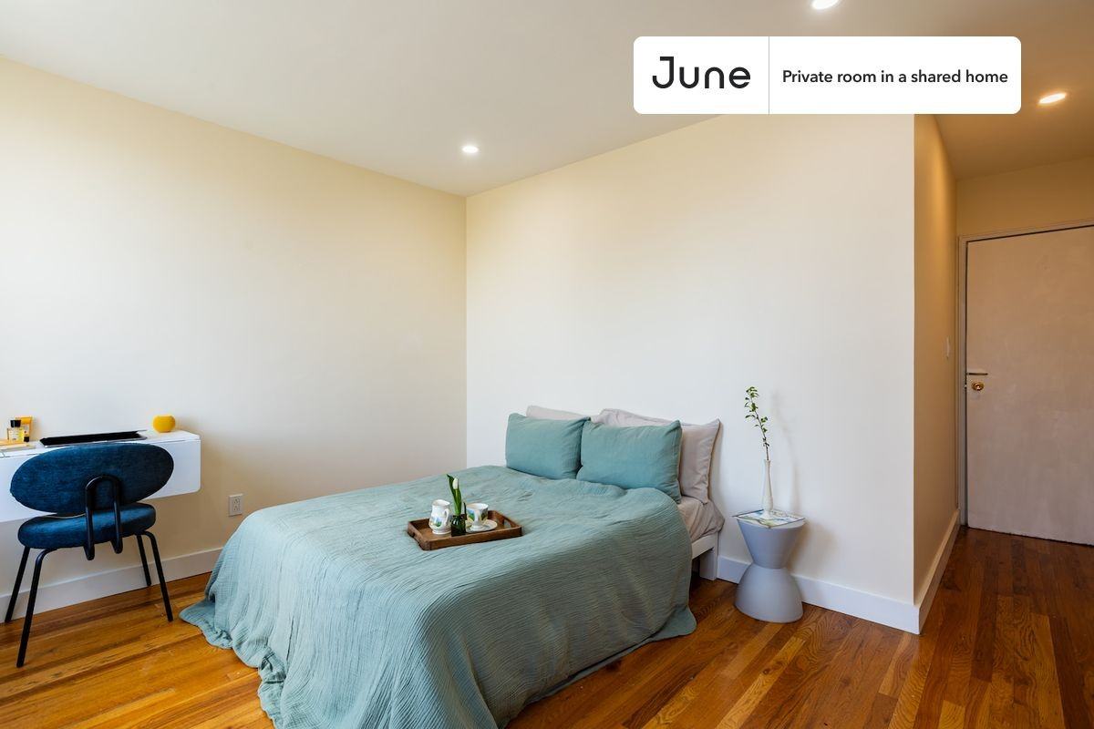 325 Lenox Ave, New York, NY 10027 #2 - Photo 2 of 9