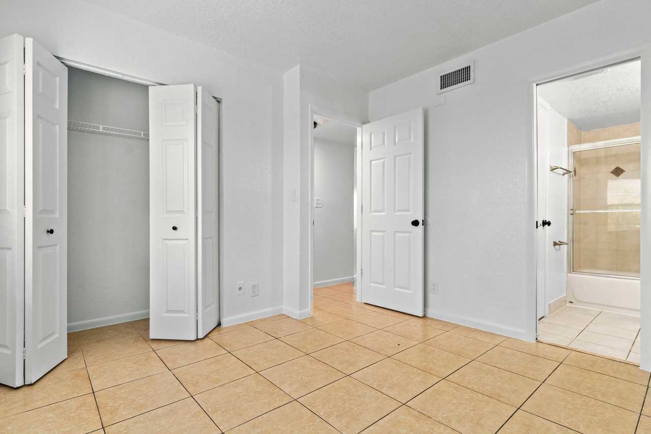 11620 NW 26th Ct - Photo 6 of 7