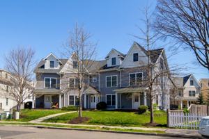 featured image of 15 W Main St