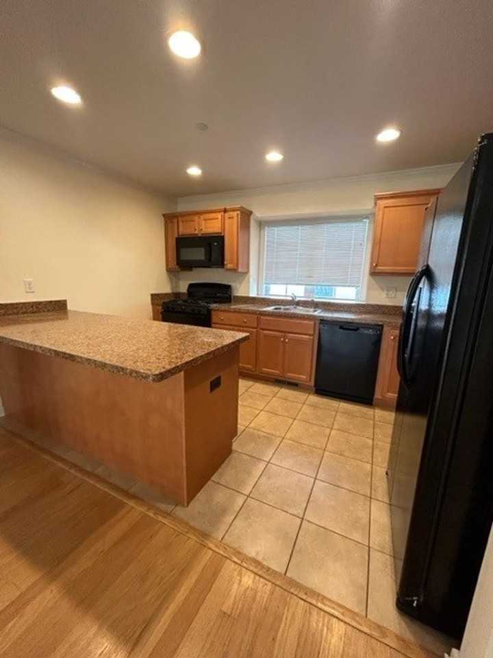 15 W Main St - Photo 4 of 11