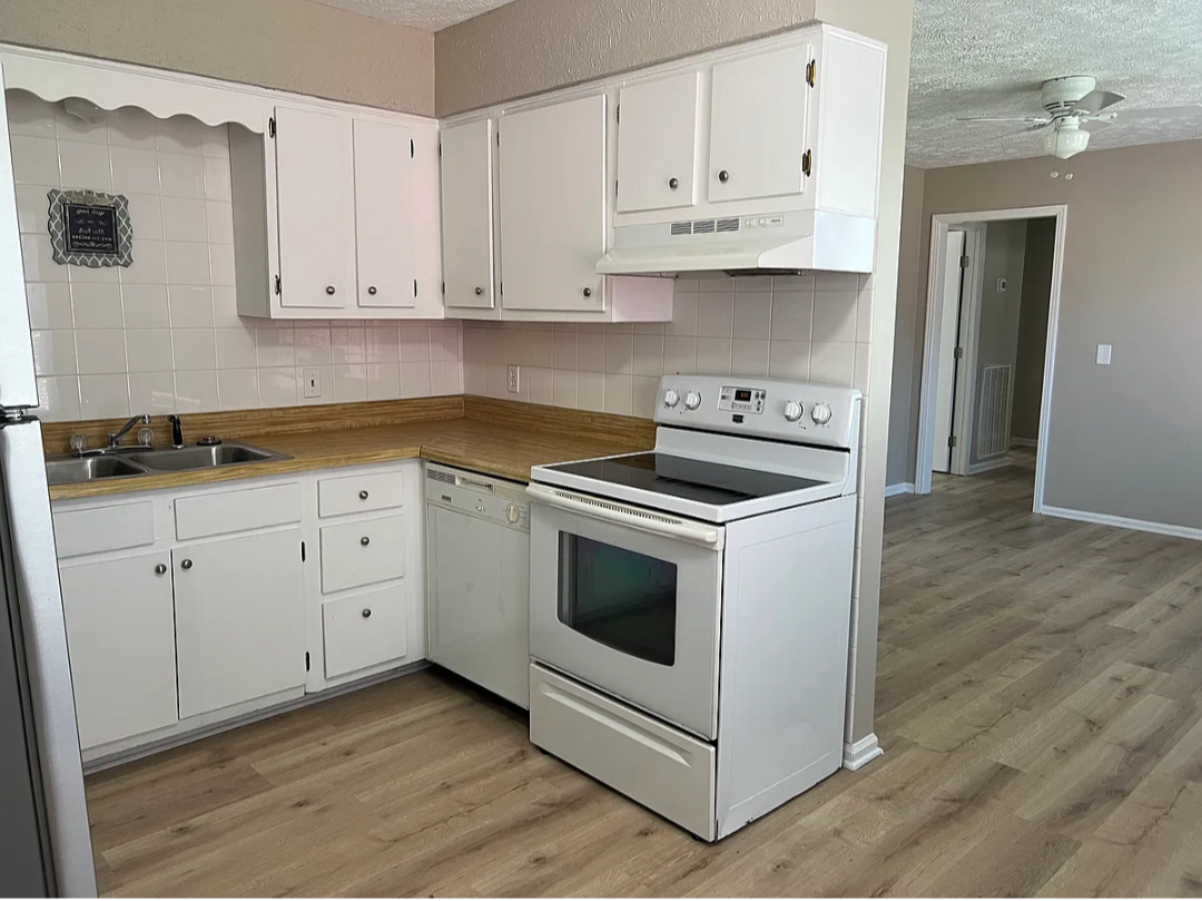 824 Oak Leaf Dr #1 - Photo 4 of 11