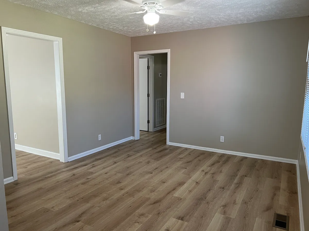 824 Oak Leaf Dr #1 - Photo 5 of 11