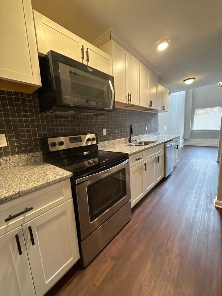 2832 Shellbark Rd - Photo 2 of 14