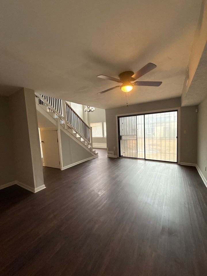 2832 Shellbark Rd - Photo 5 of 14