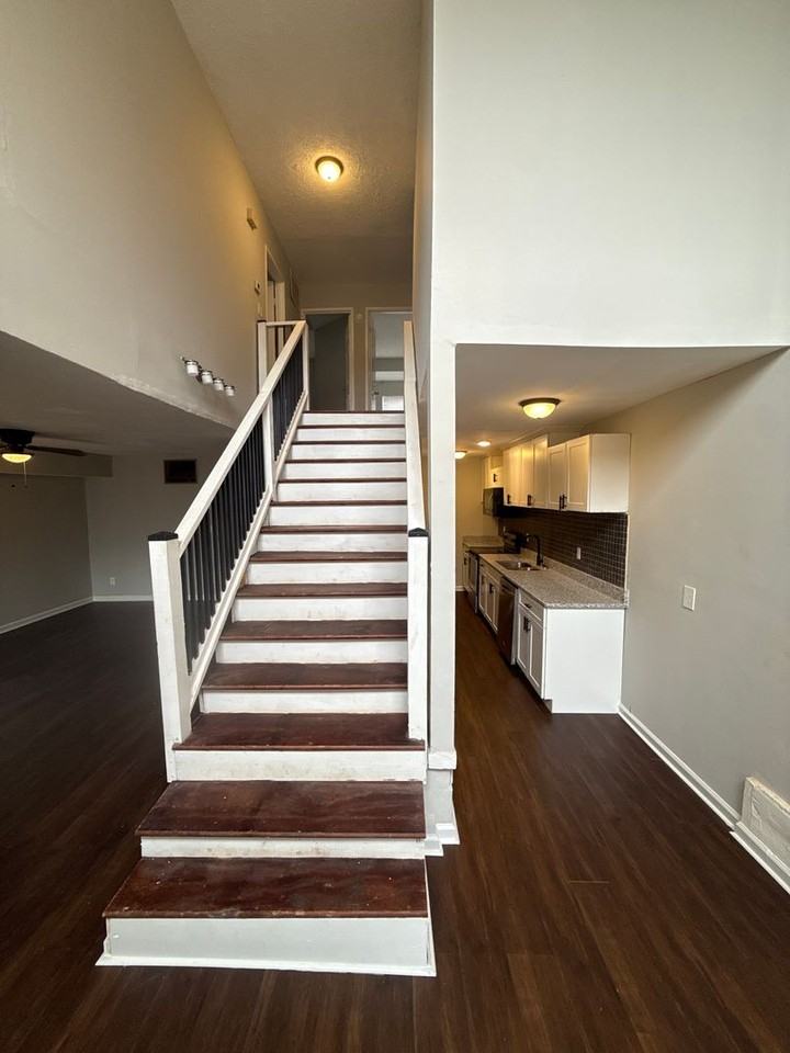 2832 Shellbark Rd - Photo 6 of 14