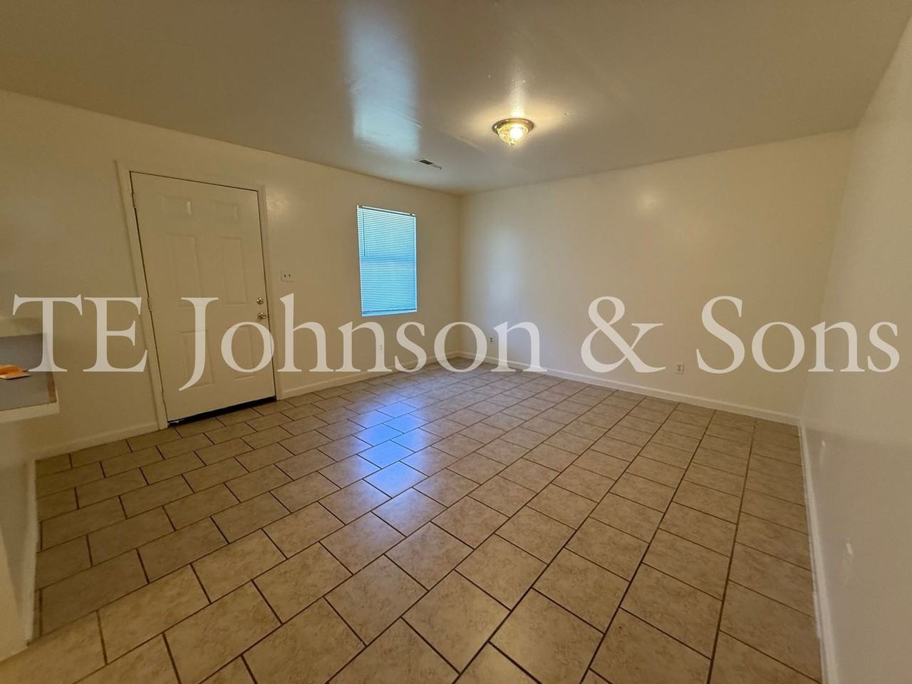 1606 Oak Croft Dr - Photo 4 of 13