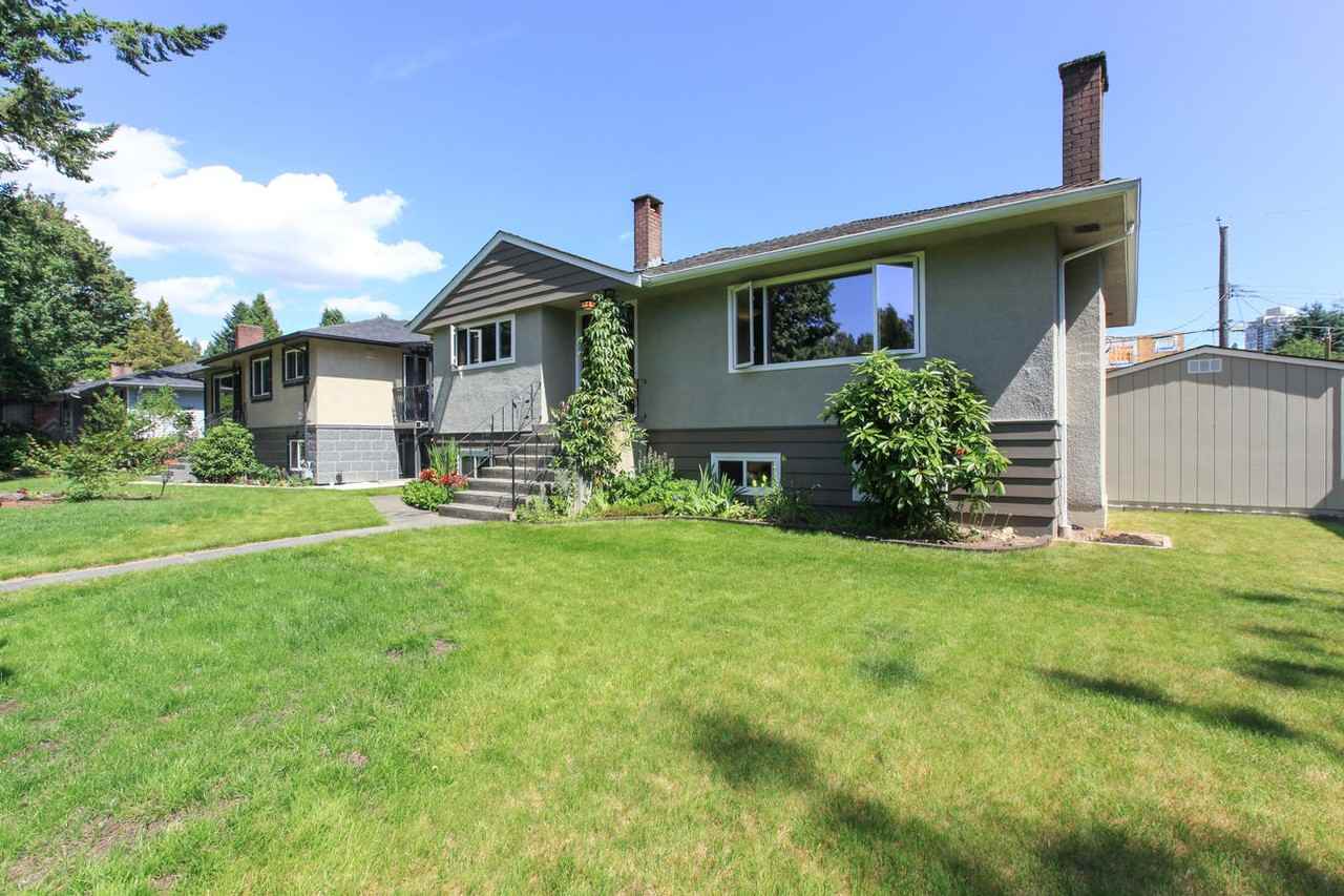 2956 Noel Drive - Photo 2 of 23