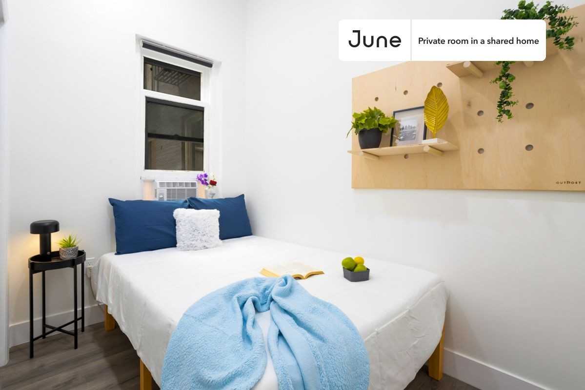 111 E 38th St, New York, NY 10016 #2 - Photo 2 of 5