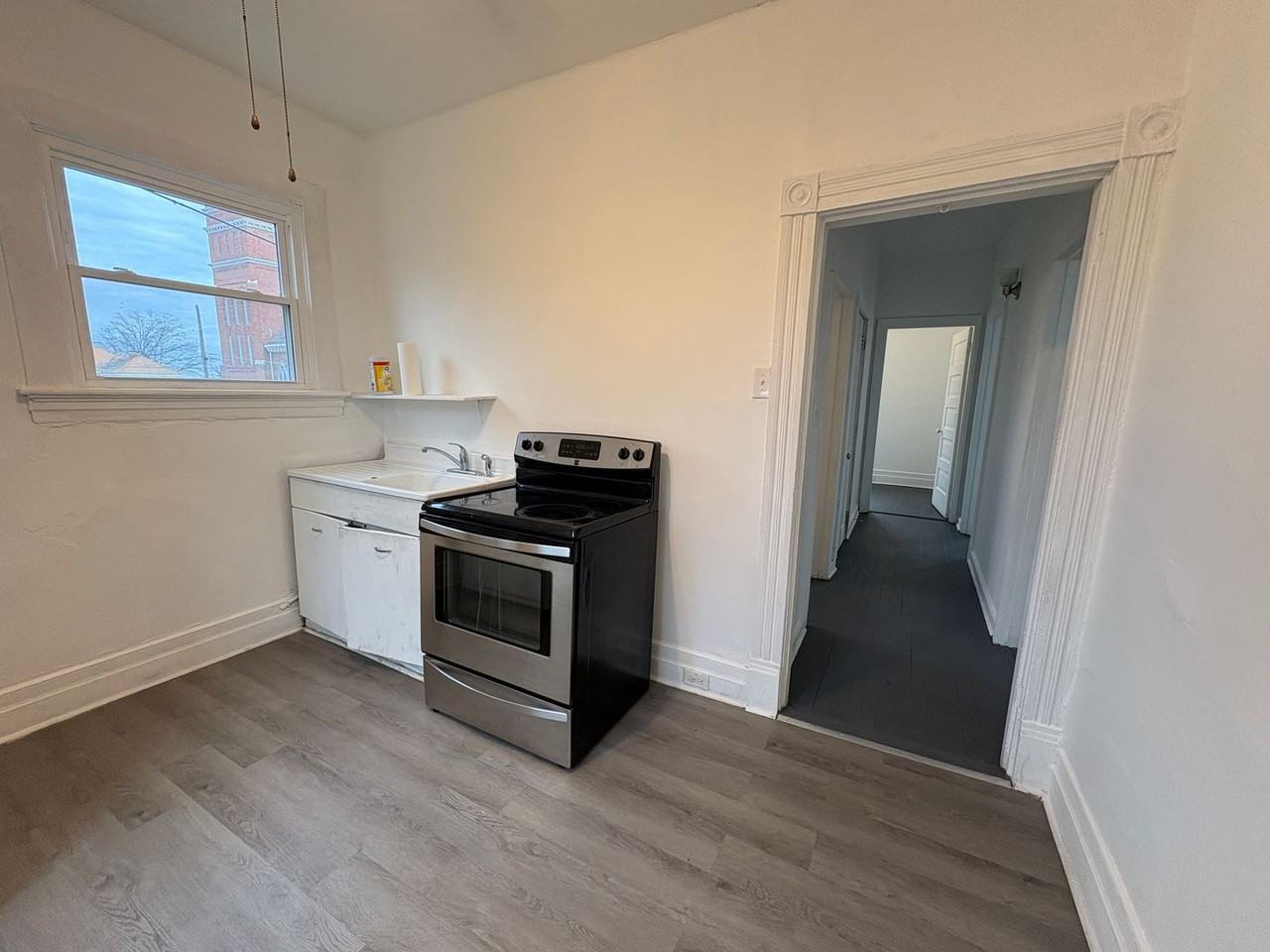 1411 11th St #B - Photo 3 of 12