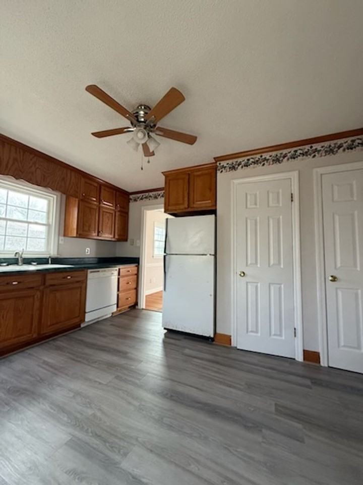 608 N Wilba Rd - Photo 3 of 21