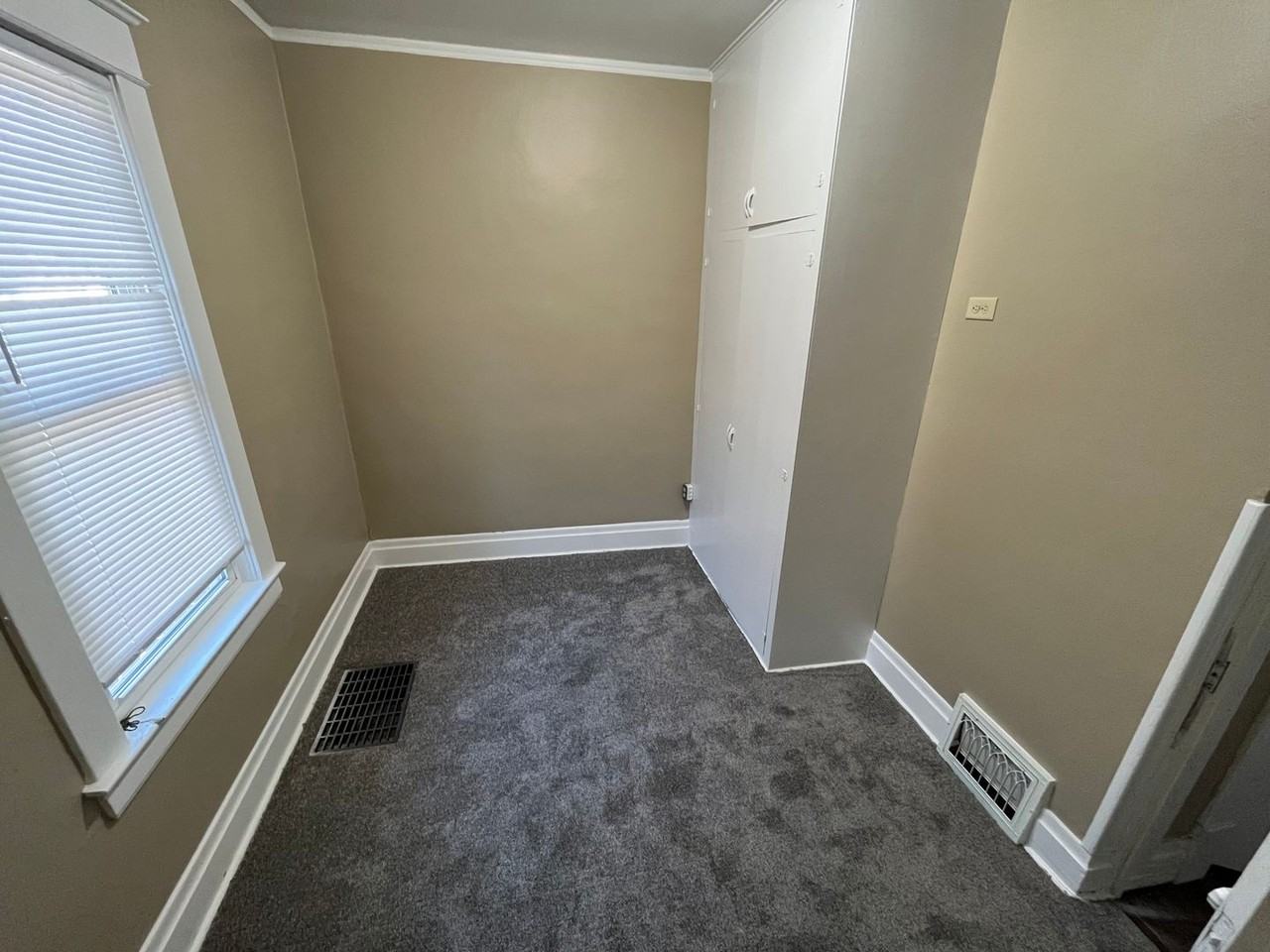 1041 Magnolia Ave E - Photo 7 of 10